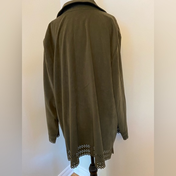 Faux Suede Blouse with Nice Detail - Picture 4 of 6